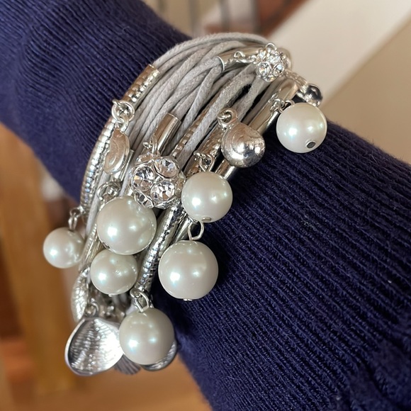 Multi Strands With Faux Pearls Crystal Rhinestones Charms Bracelet - Picture 2 of 7